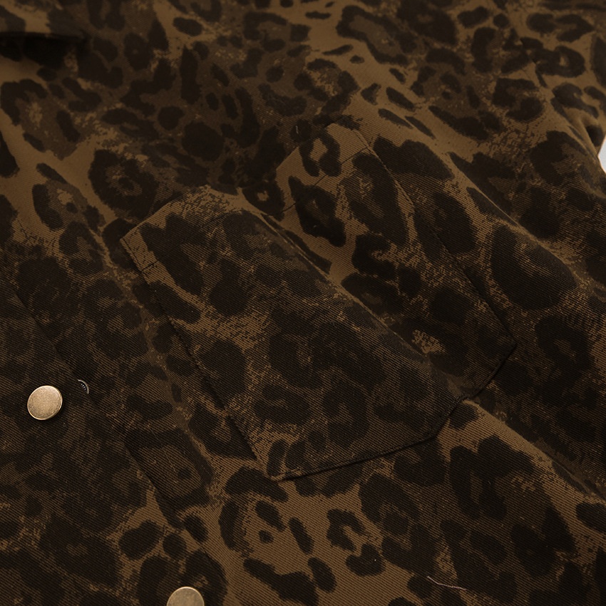 Camicia-giacca da donna oversize con stampa leopardata e bottoni