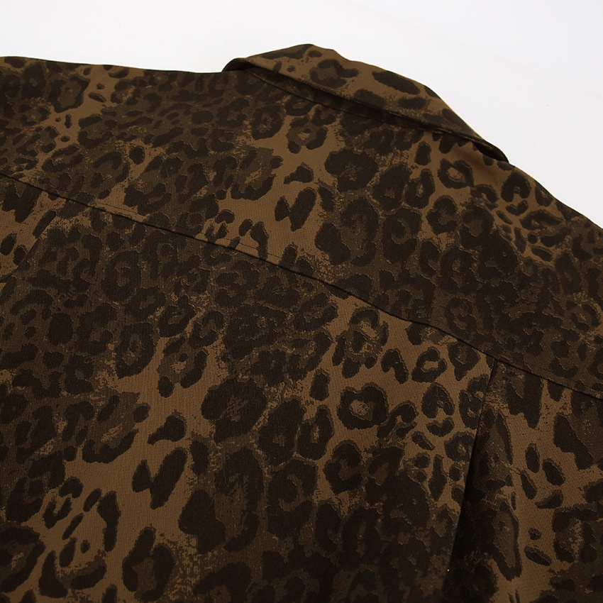 Camicia-giacca da donna oversize con stampa leopardata e bottoni