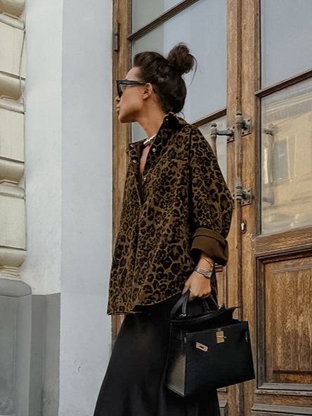 Camicia-giacca da donna oversize con stampa leopardata e bottoni