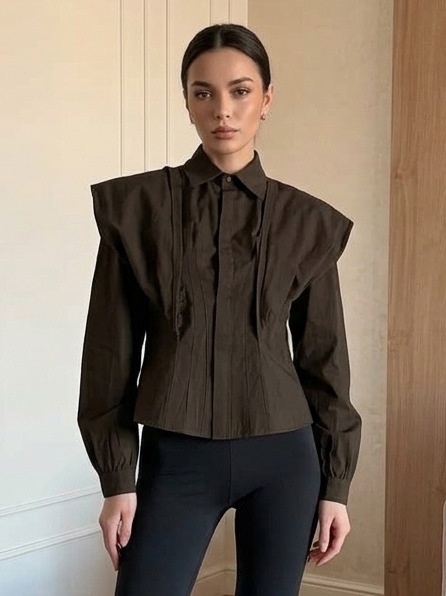 Camicetta da donna a maniche lunghe con pieghe e vita a corsetto