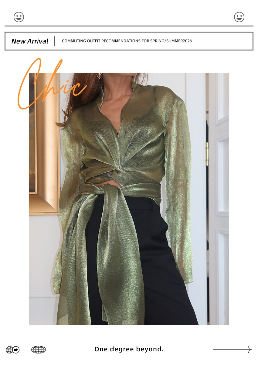 Blusa corta avvolgente verde scintillante e trasparente con nodo sul davanti