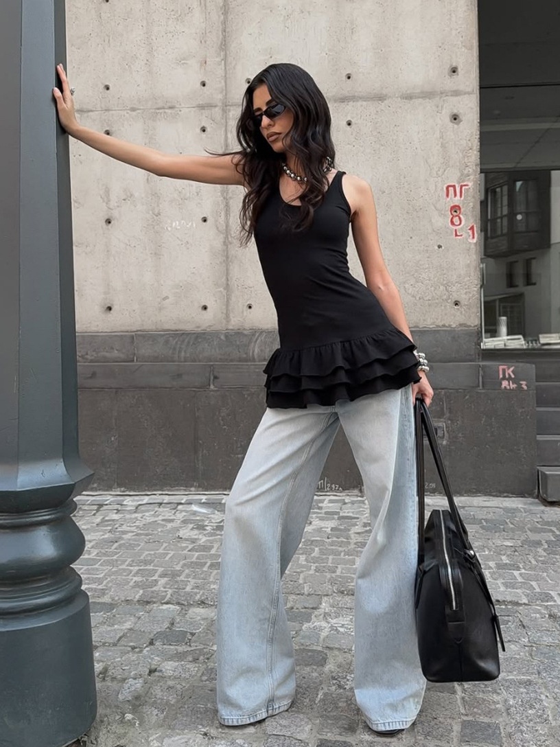 Débardeur chic à ourlet volanté - Noir sans manches à basque