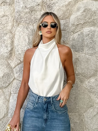 Haut élégant en satin à col bénitier et dos nu - Chic et polyvalent