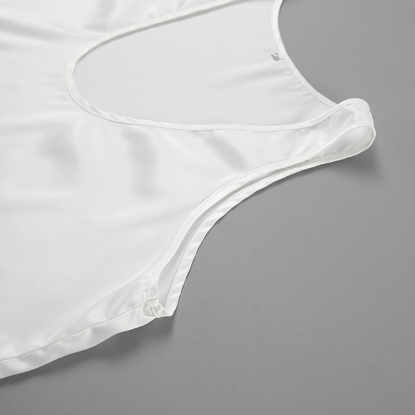 Débardeur en satin à col en V profond - Chic et polyvalent