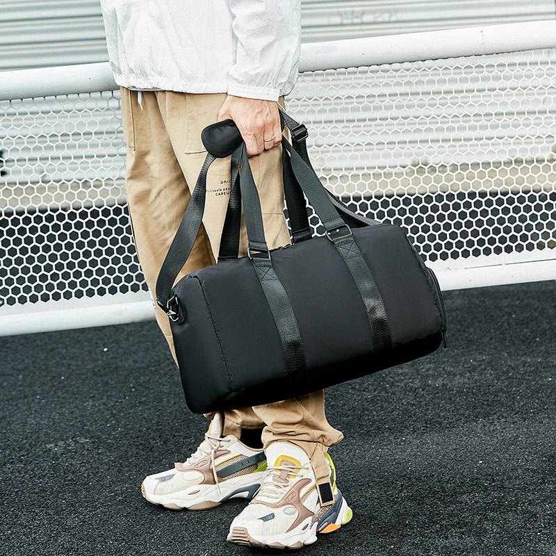 Versatile Black Gym Duffel Bag - Travel & Sports Carryall