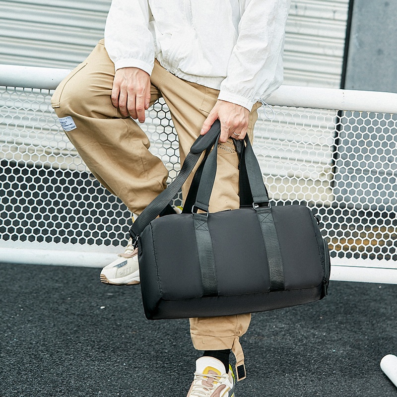 Versatile Black Gym Duffel Bag - Travel & Sports Carryall