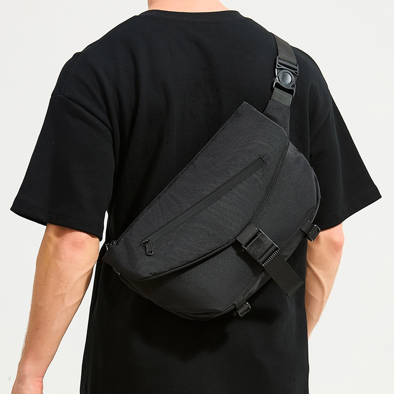 Sleek Black Messenger Bag - Modern Crossbody Design