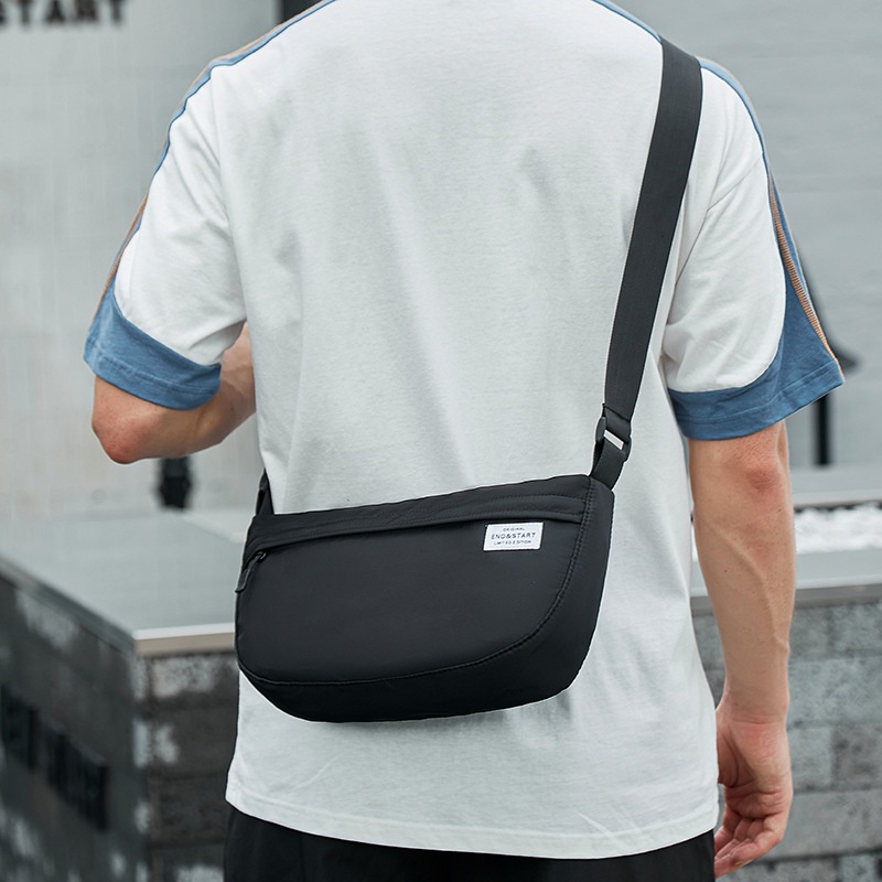 Sleek Black Crossbody Bag - Everyday Messenger