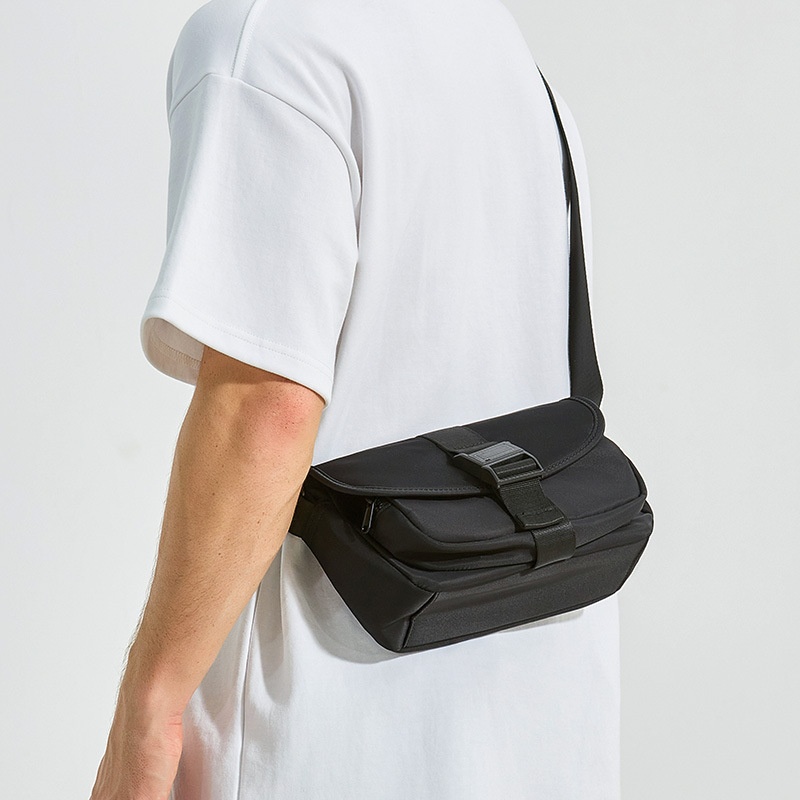 Men's Techwear Crossbody Bag - Utility Sling