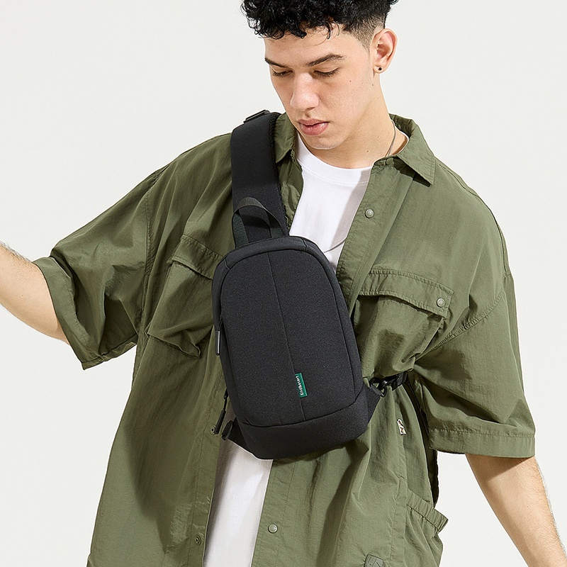 Men's Lightweight Crossbody Travel Chest Pack