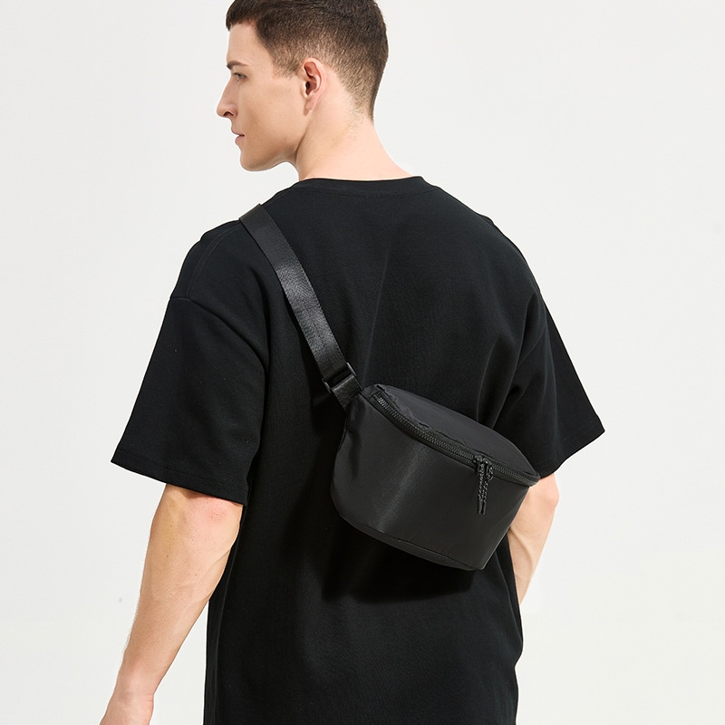 Sleek Black Crossbody Fanny Pack
