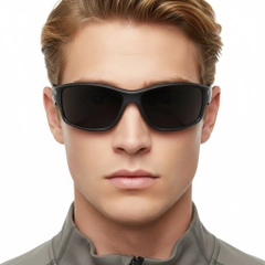 BS0205-0055_Black_Rectangular_TR90_Sunglasses_model
