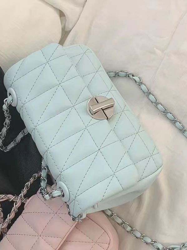 Quilted Chain Strap Crossbody Bag - Chic & Versatile