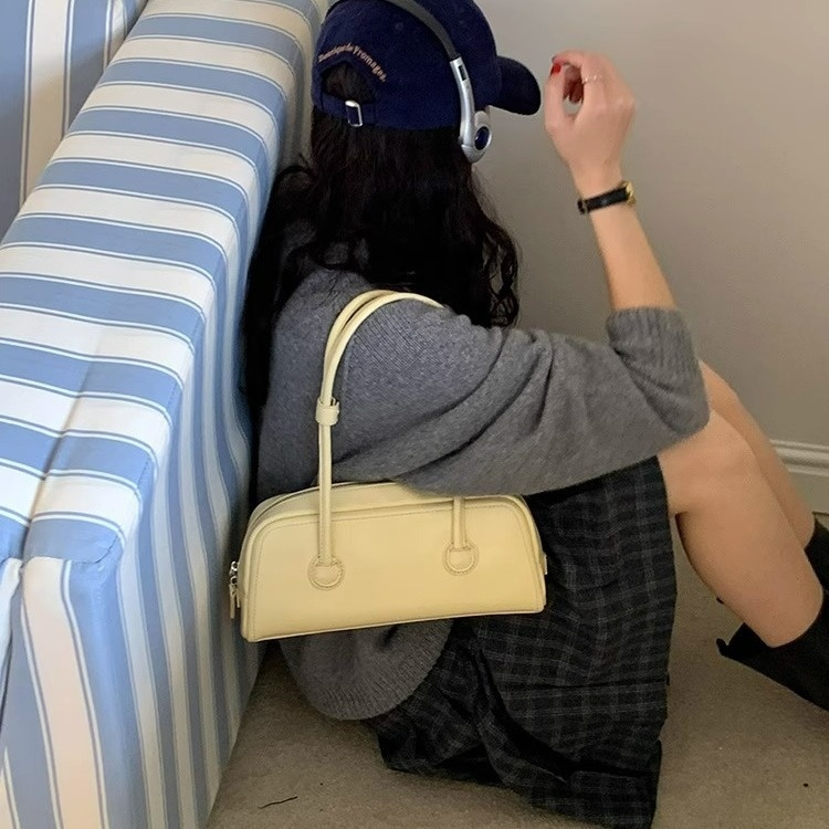 Retro Minimalist Baguette Shoulder Bag