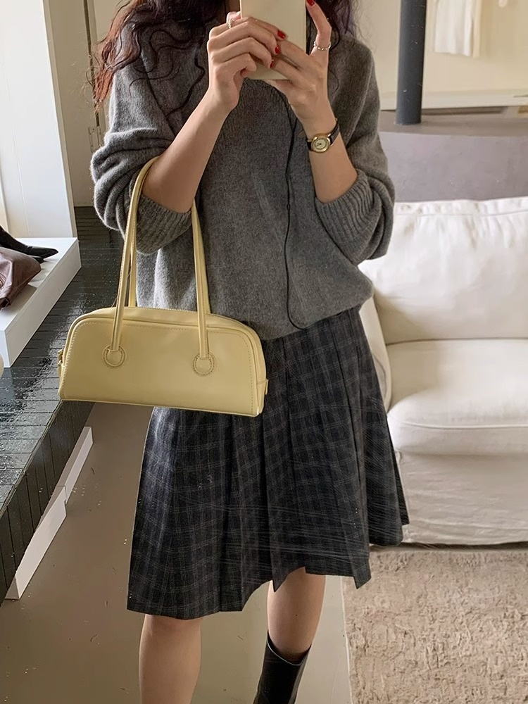 Retro Minimalist Baguette Shoulder Bag