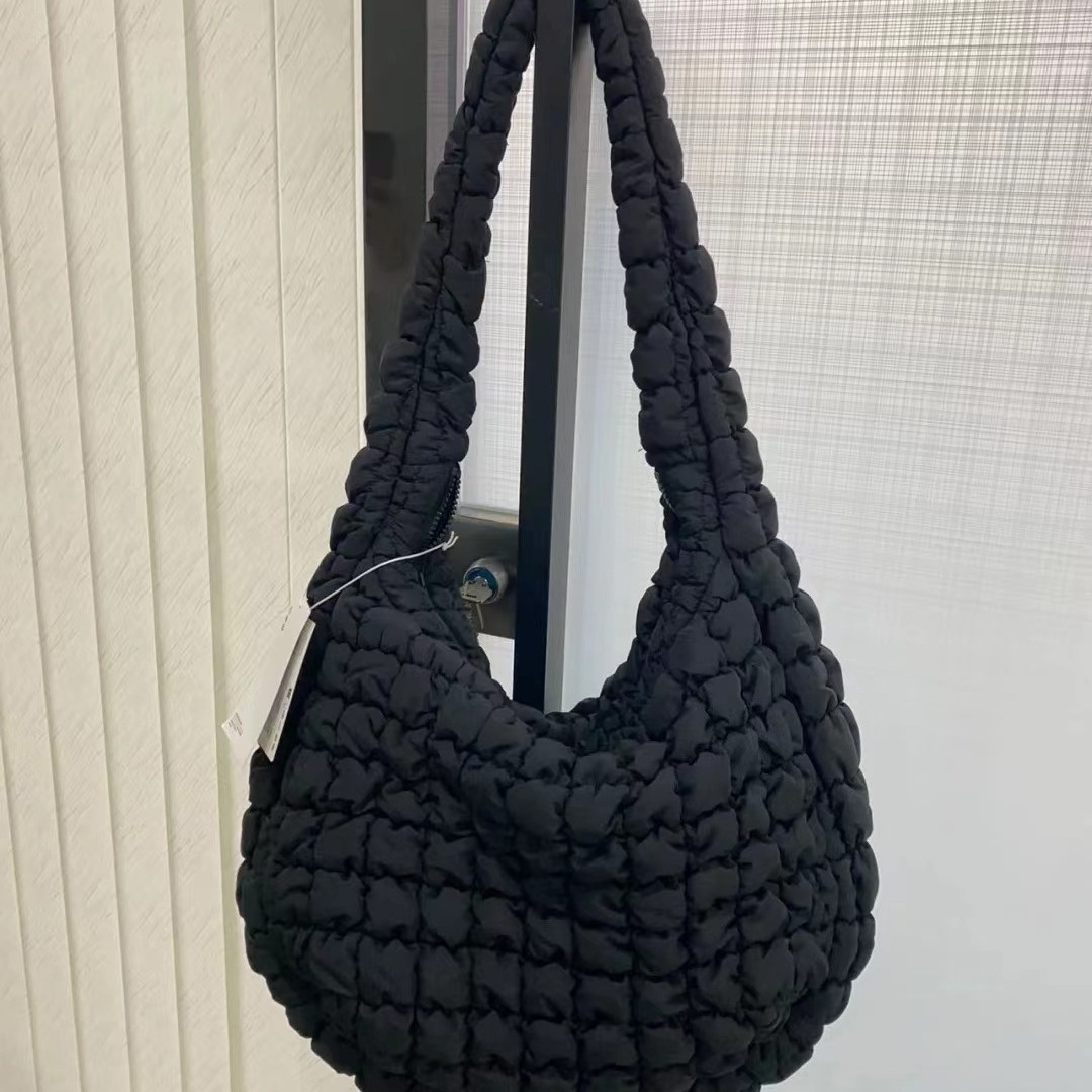 Puffy Quilted Cloud Shoulder Bag - Soft & Stylish Tote
