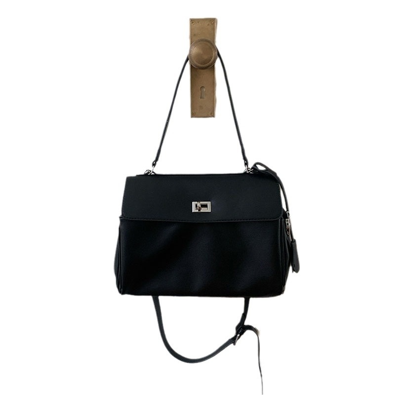 Chic Black Flap Shoulder Bag with Turn-Lock Closure