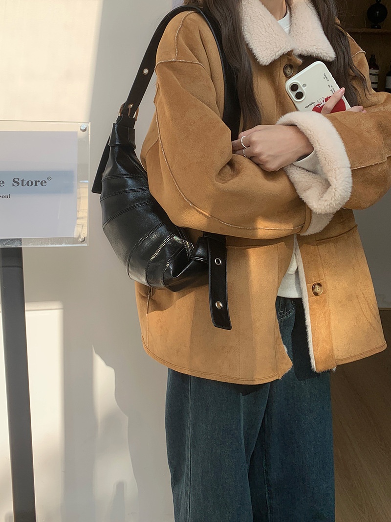 Chic Croissant Shoulder Bag - Vegan Leather Hobo