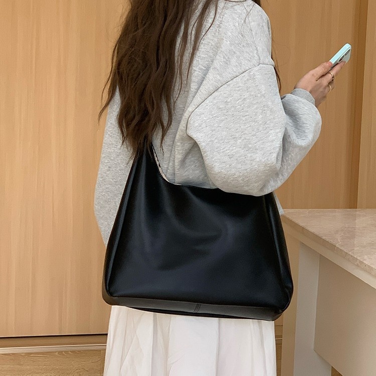 Chic Slouchy Faux Leather Shoulder Bag - Everyday Hobo