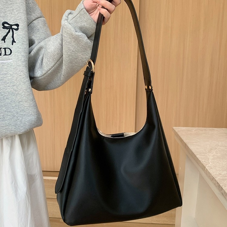 Chic Slouchy Faux Leather Shoulder Bag - Everyday Hobo