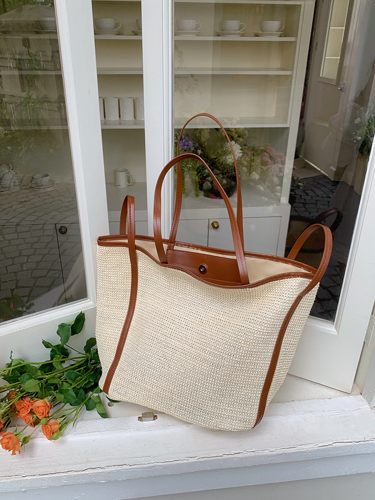 Chic Woven Straw Tote Bag with Leather Trim