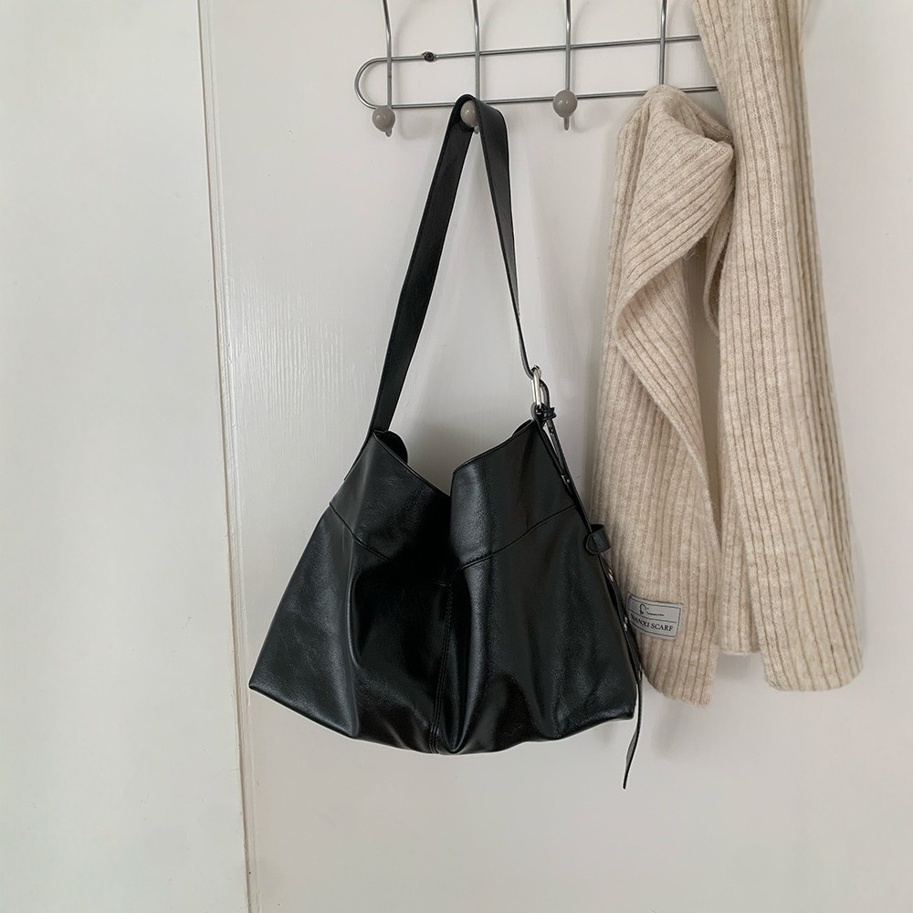 Soft Faux Leather Slouchy Shoulder Bag - Black