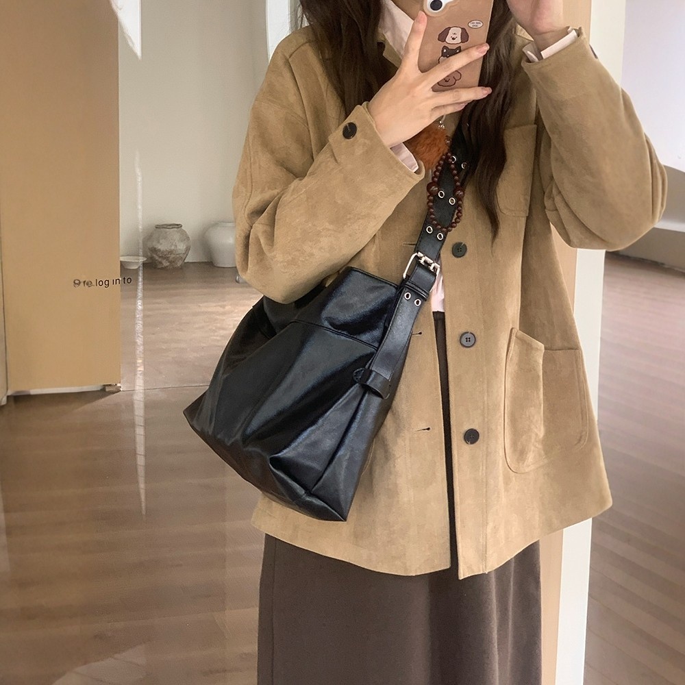 Soft Faux Leather Slouchy Shoulder Bag - Black