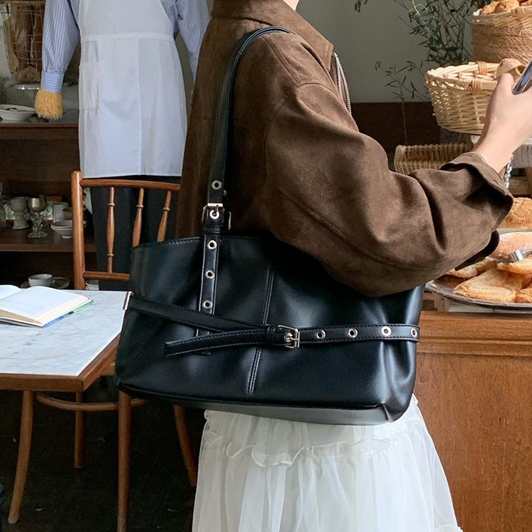 Chic Buckle Detail Shoulder Bag - Faux Leather Tote