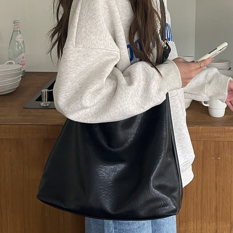 Chic Slouchy Hobo Shoulder Bag - Faux Leather Tote