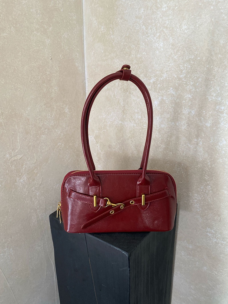 Vintage Chic Shoulder Bag - Equestrian Buckle