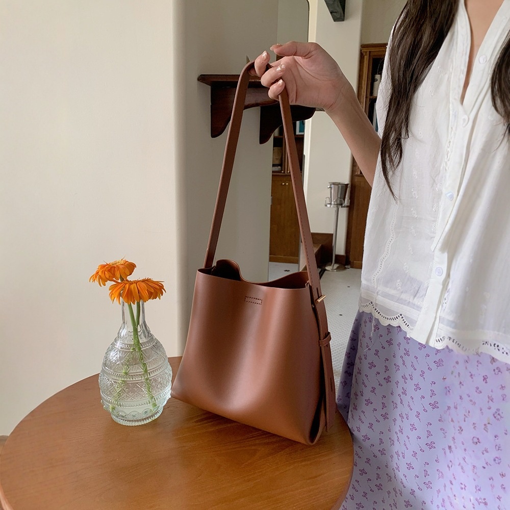 Chic Minimalist Shoulder Bucket Bag - Everyday Tote