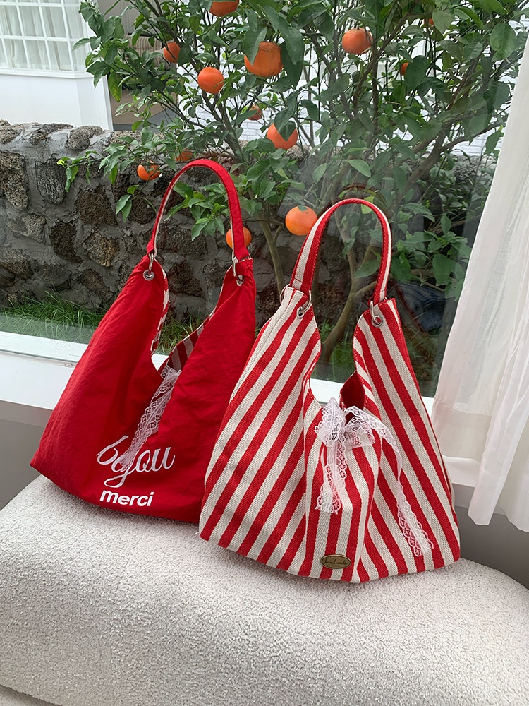 Chic Canvas Hobo Bag with Lace Bow - Everyday Tote