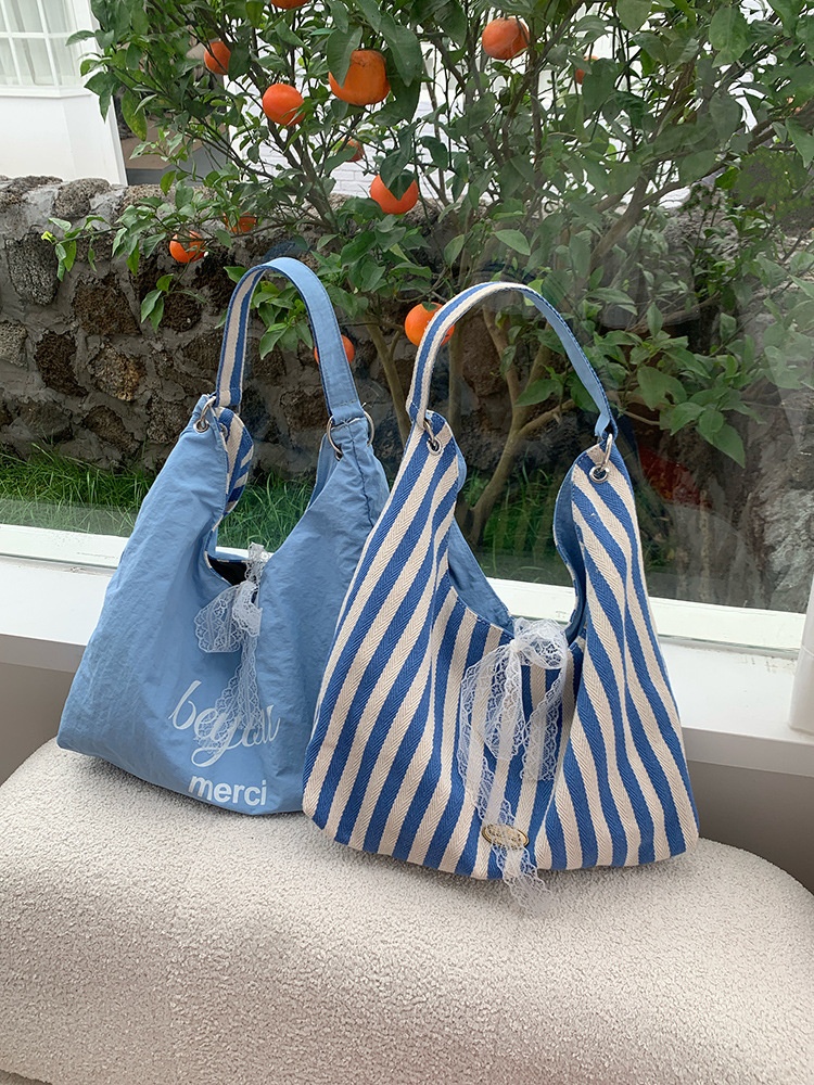 Chic Canvas Hobo Bag with Lace Bow - Everyday Tote