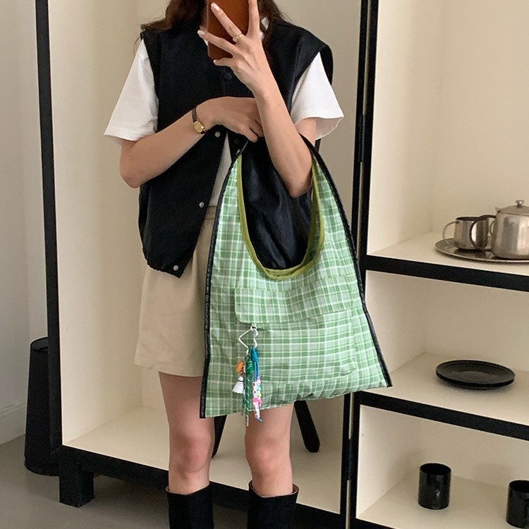 Chic Leopard Print Padded Shoulder Bag - Everyday Tote