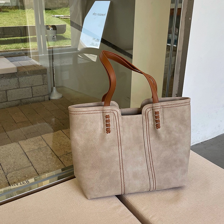 Chic Everyday Faux Leather Tote Bag with Contrast Stitch