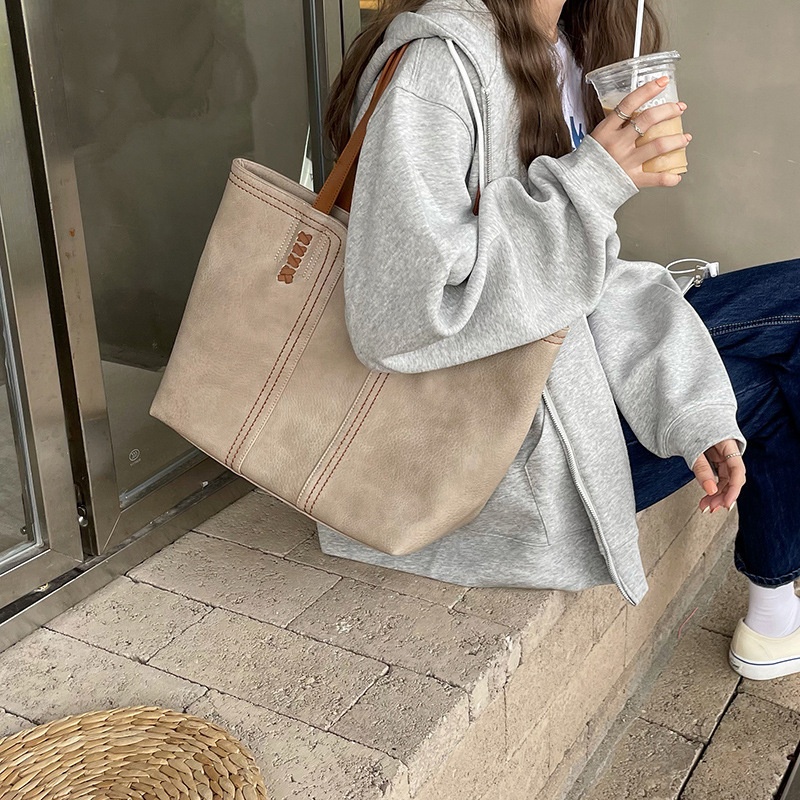 Chic Everyday Faux Leather Tote Bag with Contrast Stitch