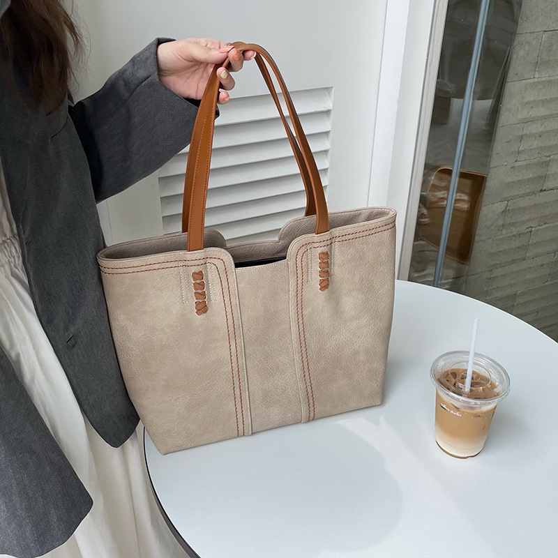 Chic Everyday Faux Leather Tote Bag with Contrast Stitch