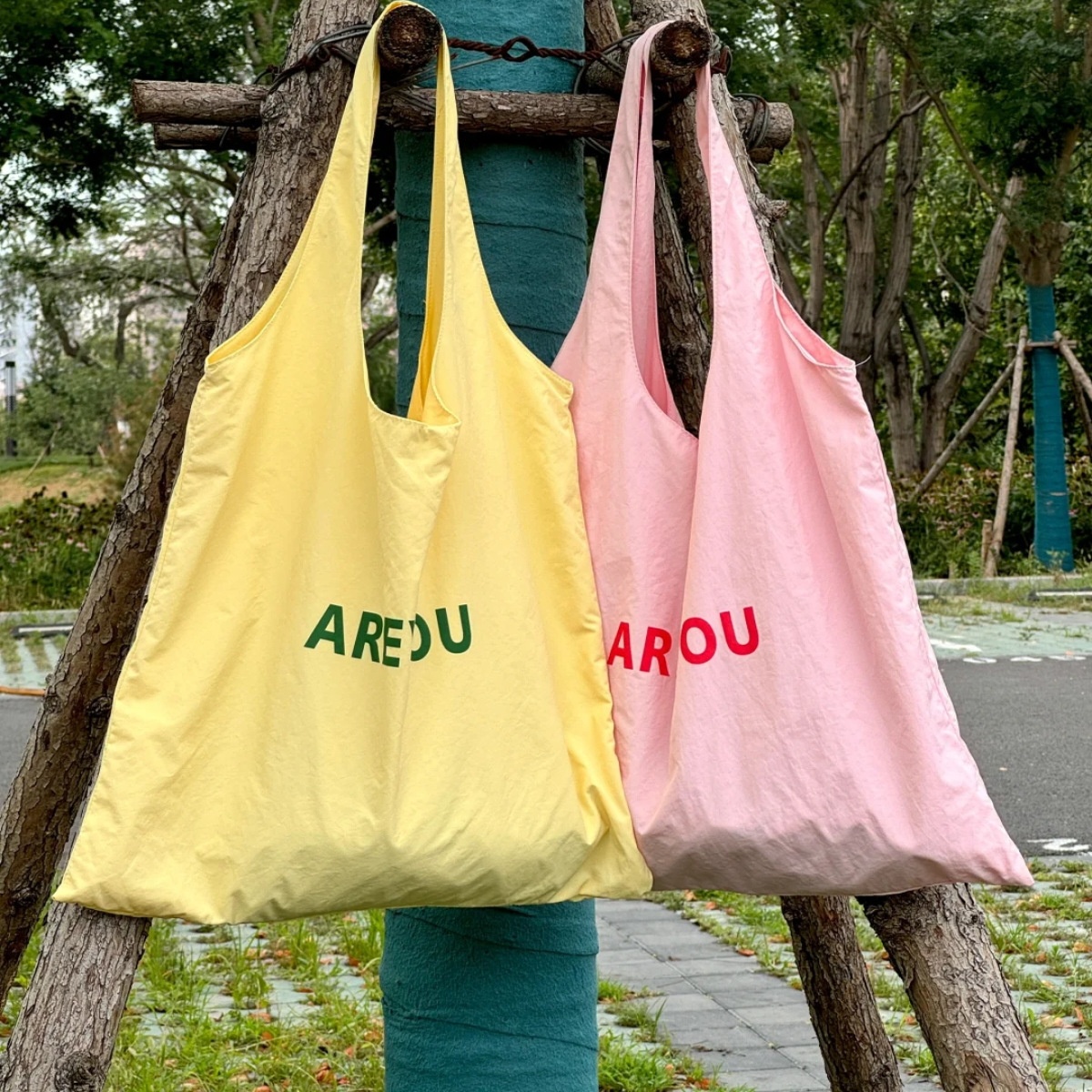 AREYOU Lightweight Fabric Tote Bag