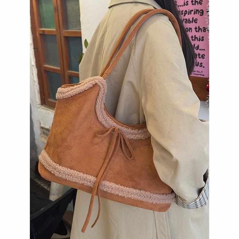 Cozy Faux Fur Trim Suede Shoulder Bag - Winter Chic