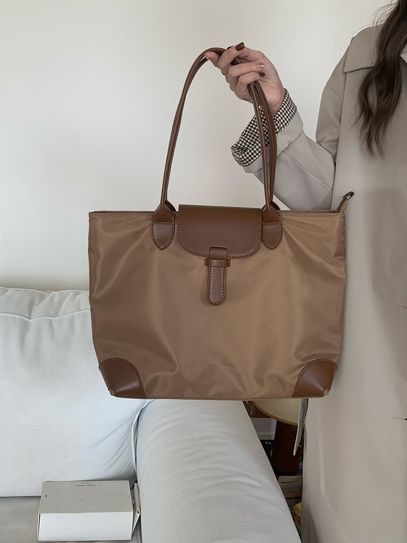 Chic Nylon & Faux Leather Shoulder Tote Bag