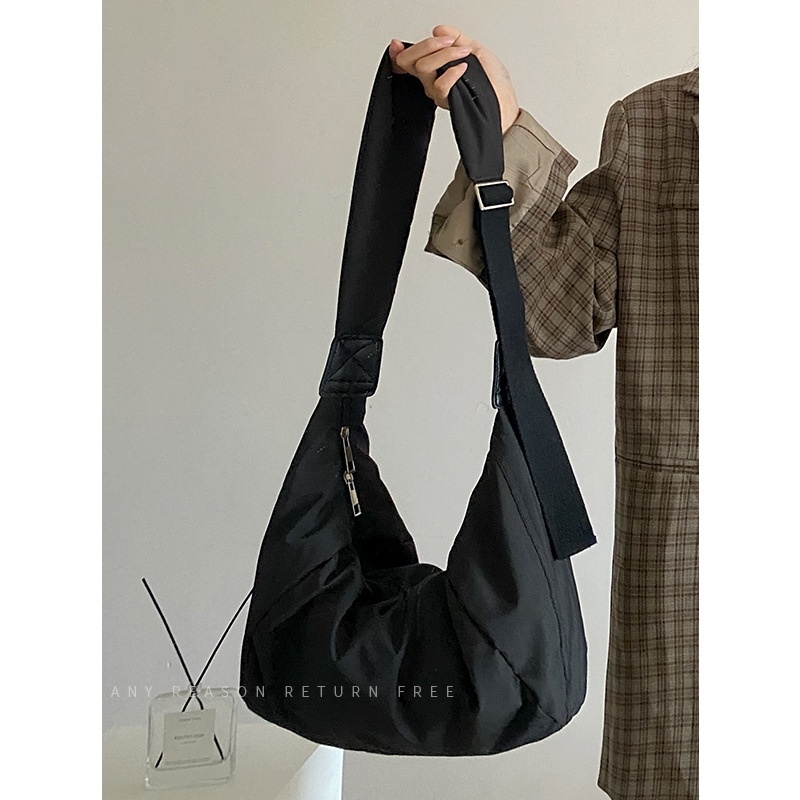 Casual Nylon Crescent Shoulder Bag - Everyday Crossbody