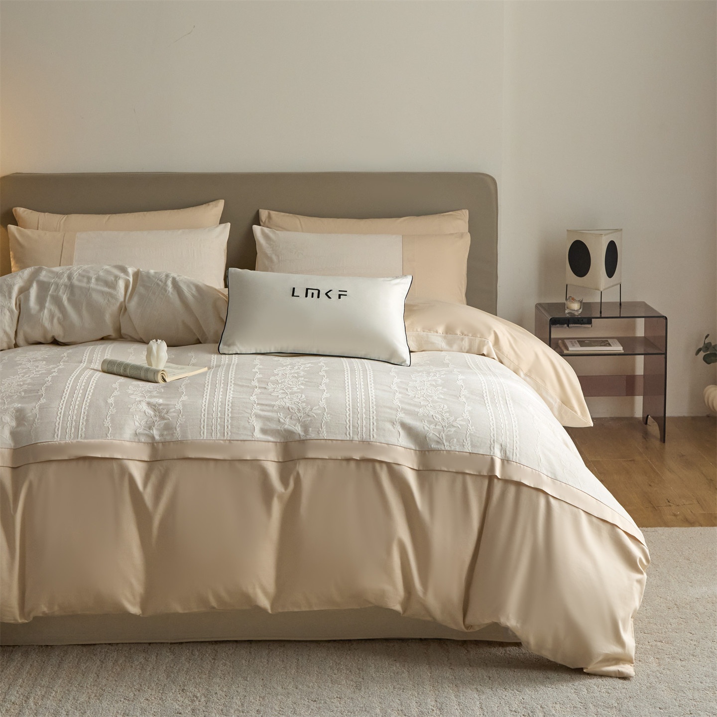 Luxury Embroidered 4-Piece Bedding Set - Soft 100S Cotton Duvet Cover