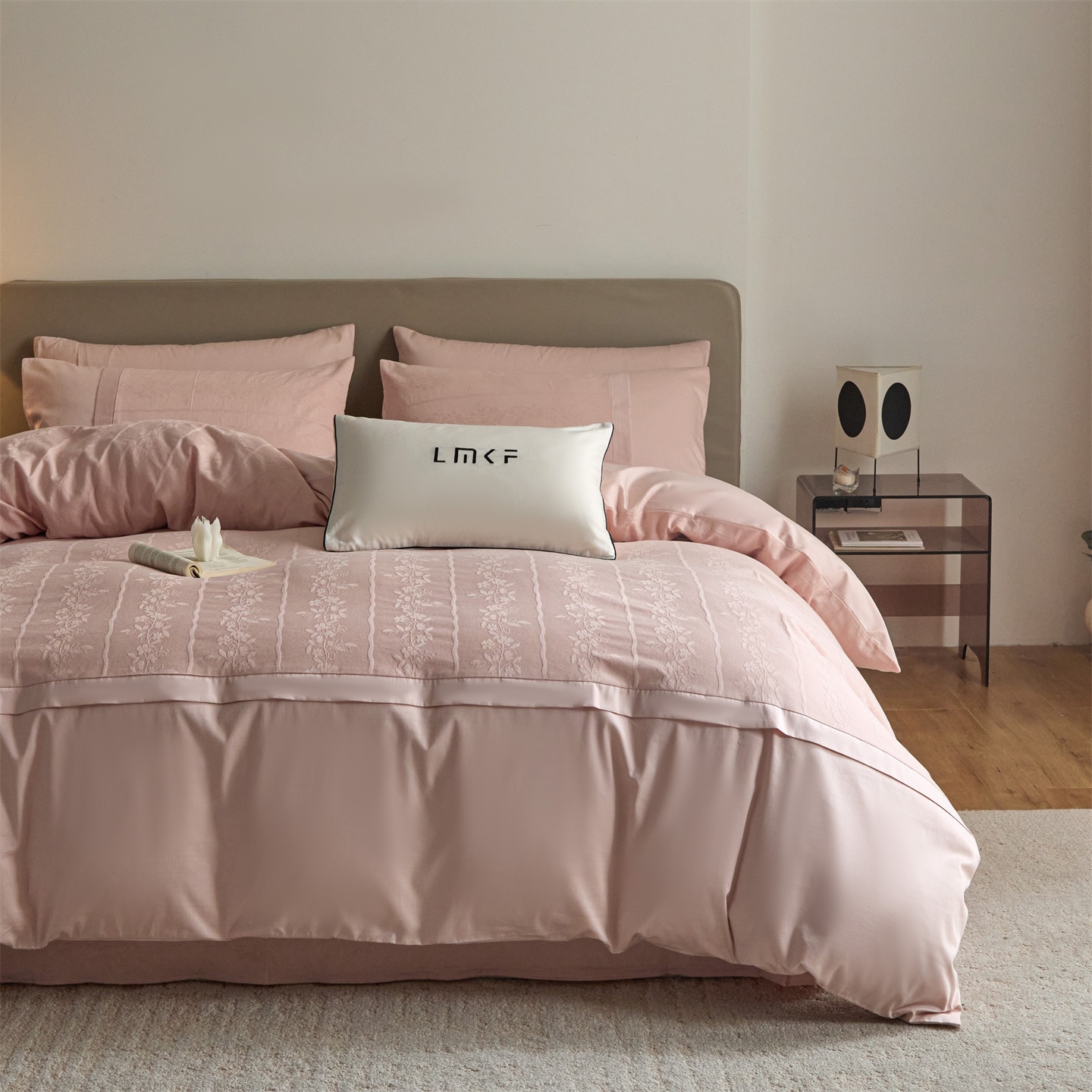 Luxury Embroidered 4-Piece Bedding Set - Soft 100S Cotton Duvet Cover
