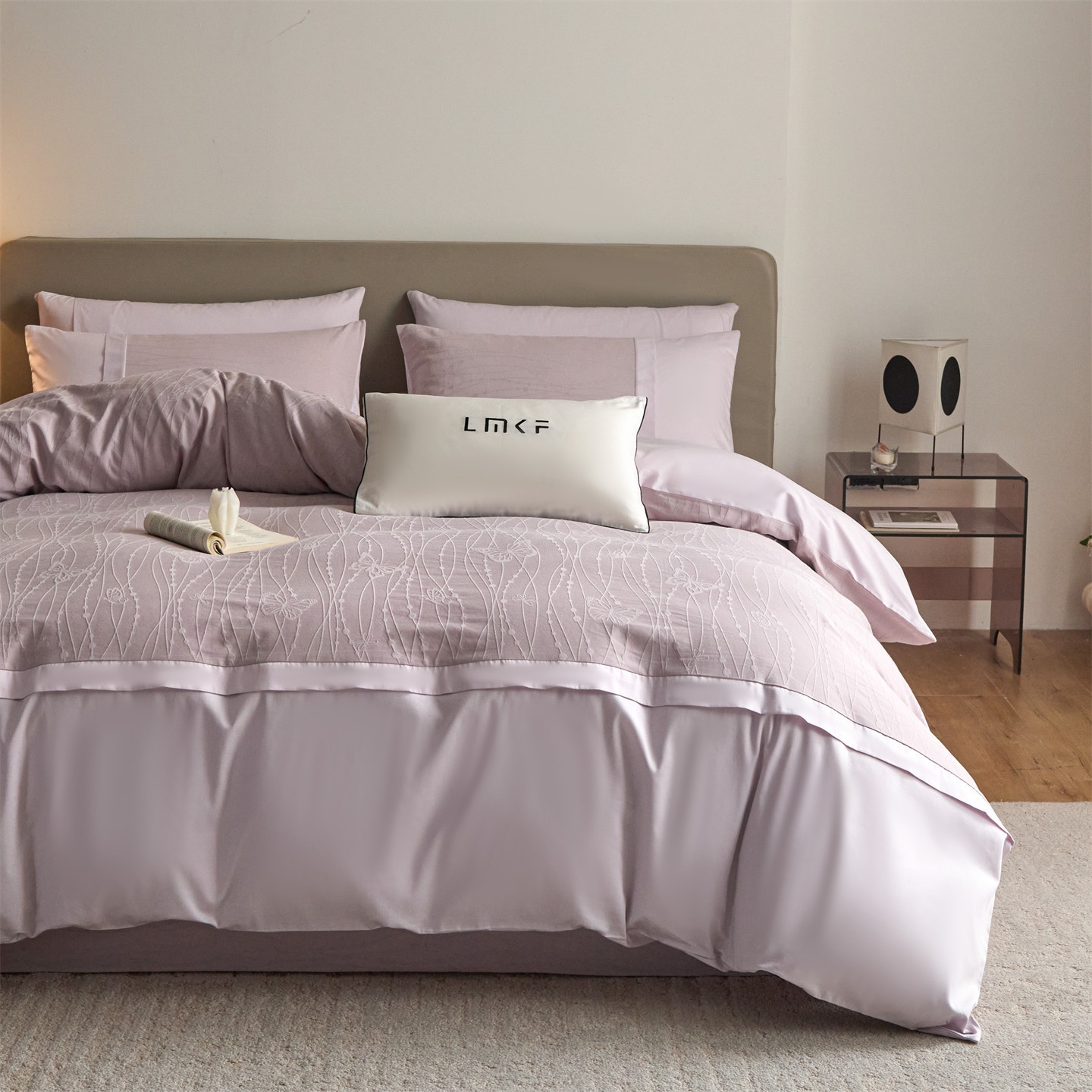 Luxury Embroidered 4-Piece Bedding Set - Soft 100S Cotton Duvet Cover