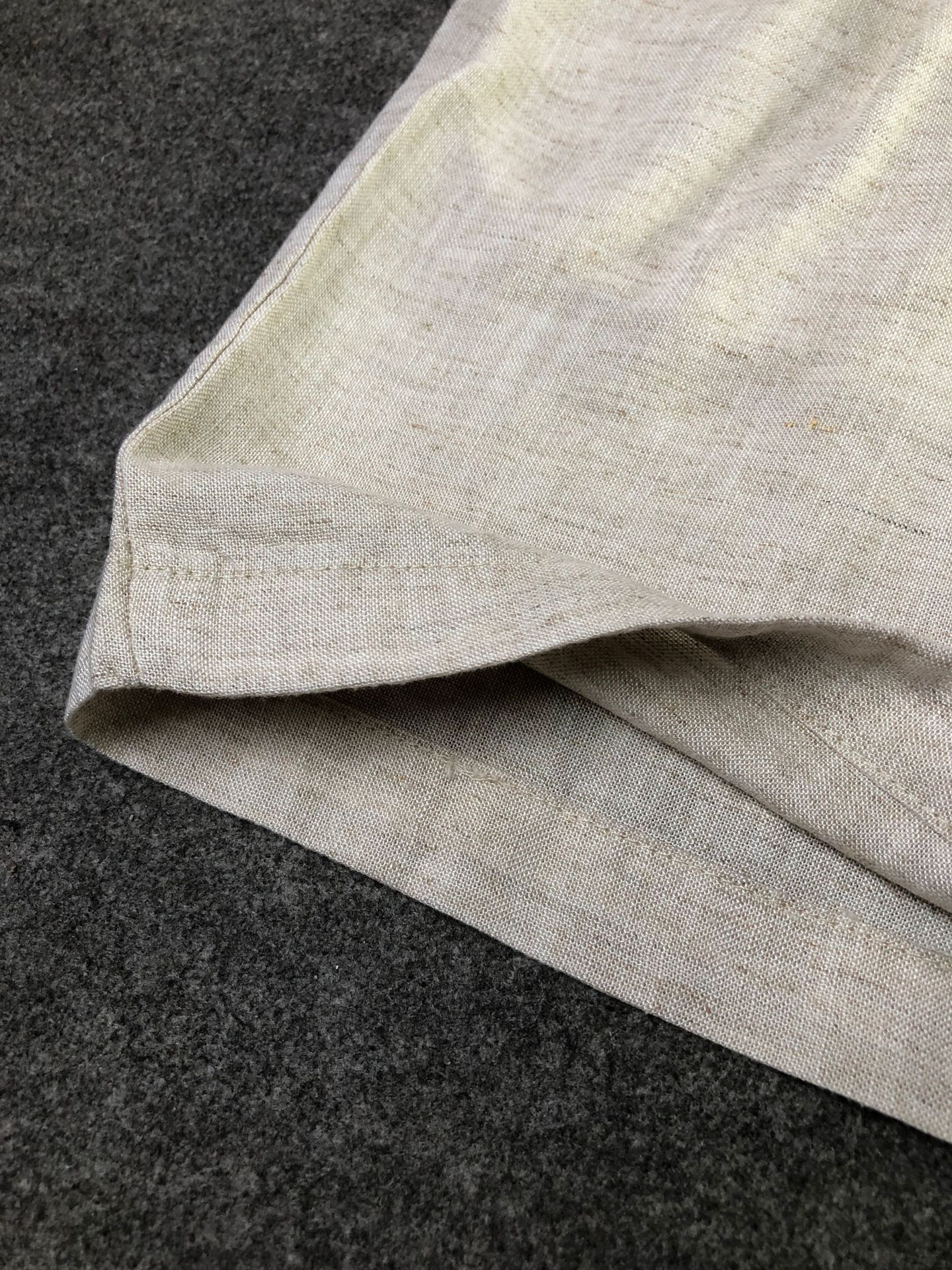 Pantaloncini da uomo con coulisse, in misto 70% lyocell e 30% lino - Comodi e casual per l'estate.