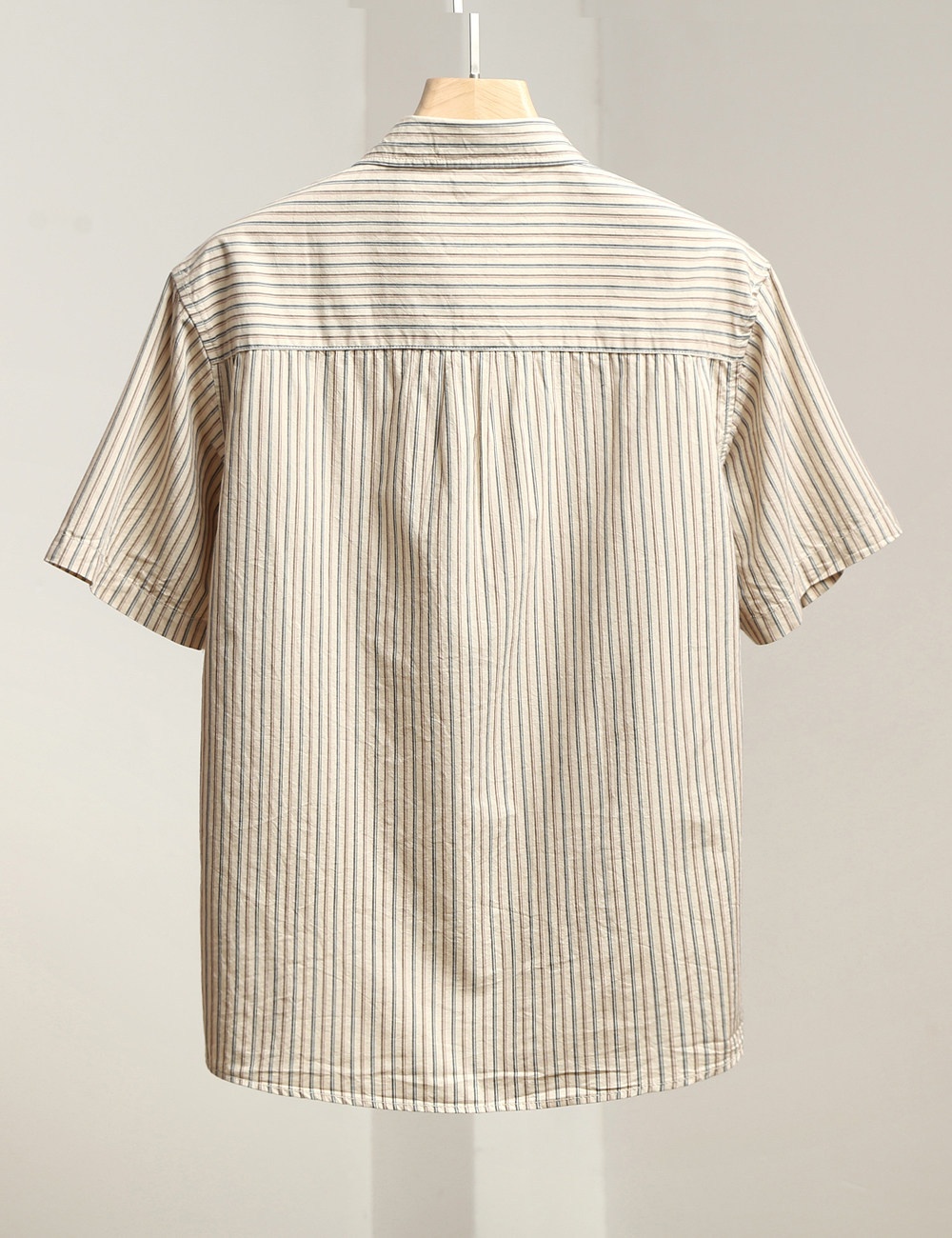 Camicia da uomo casual a maniche corte a righe, 100% cotone lavato, con bottoni.
