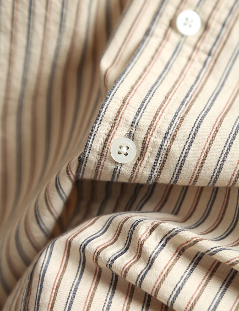 Camicia da uomo casual a maniche corte a righe, 100% cotone lavato, con bottoni.