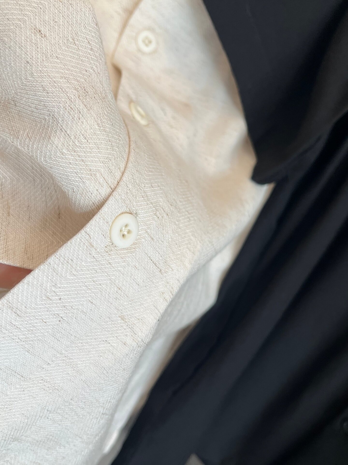 Camicia da uomo a maniche corte con colletto a campana testurizzato in misto rayon/lino