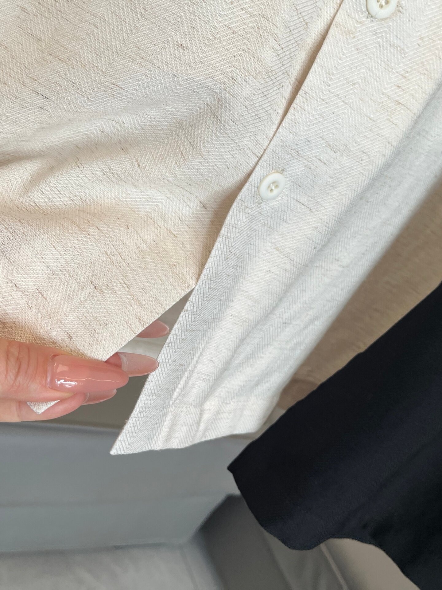 Camicia da uomo a maniche corte con colletto a campana testurizzato in misto rayon/lino