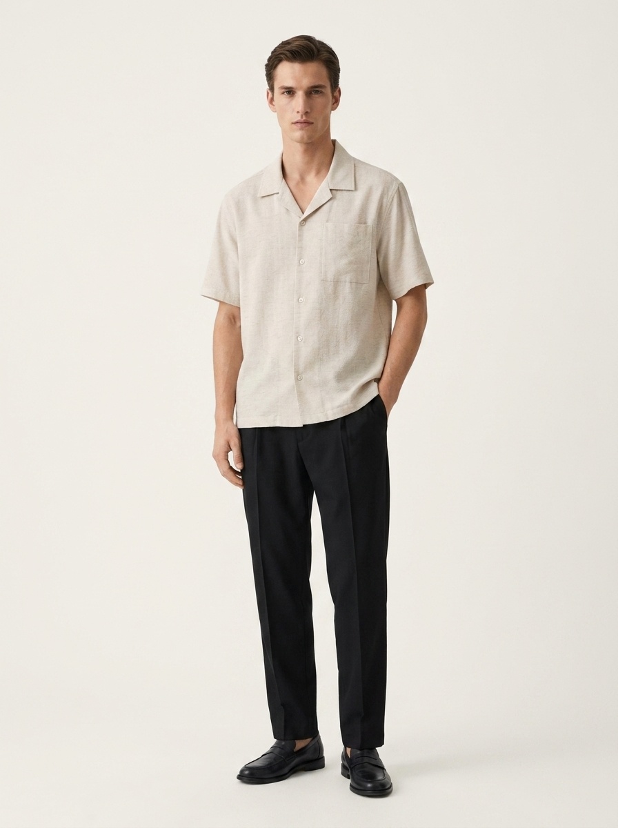 Camicia da uomo a maniche corte con colletto a campana testurizzato in misto rayon/lino